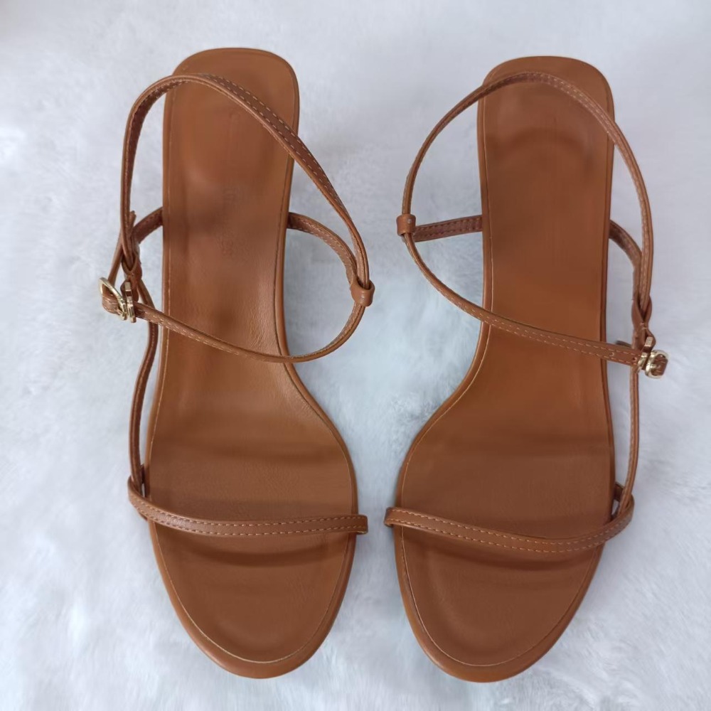 Women's Summer Sandals New wit - огляд і ціна Casual Sandal Leather